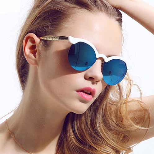 Šiuolaikiniai moteriški retro akiniai nuo saulės