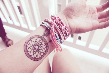 „Dreamcatcher“ tatuiruotės ant riešo