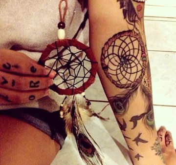 „Dreamcatcher“ tatuiruotė ant dilbio