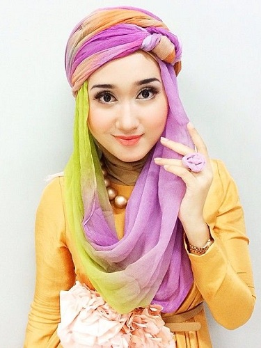 Pelangi hidžabo stilius