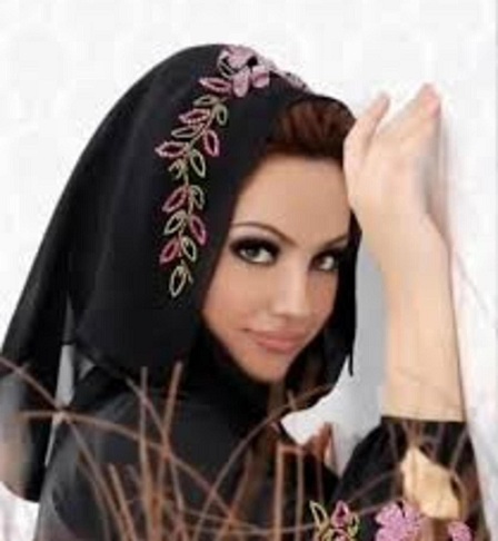 Hijabas Kašmyro darbe