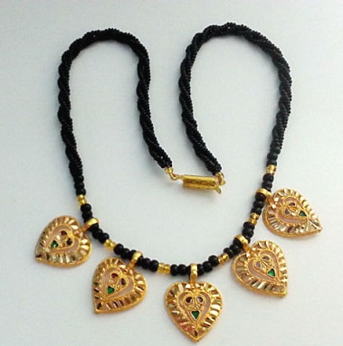 Širdies pakabukas Mangalsutra