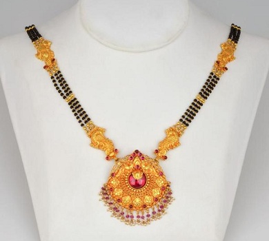 Mangalsutra su brangakmeniais