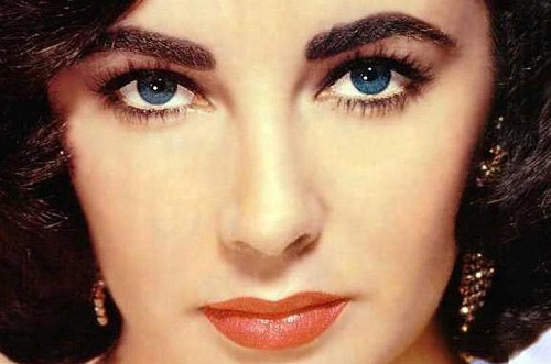 Elizabeth Taylor akys