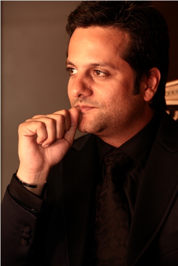 Fardeenas Khanas