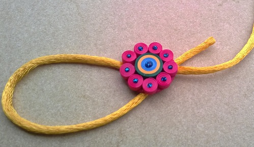 popierius-quilling-juvelyriniai dirbiniai-popierius-quilling-rakhi