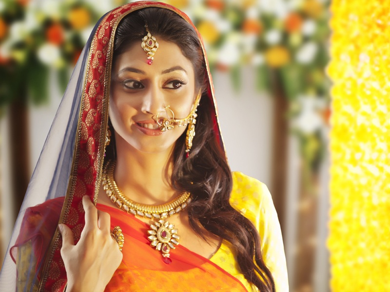 Populiarus vestuvių dienos makiažas atrodo Indijos nuotakai 2021 m