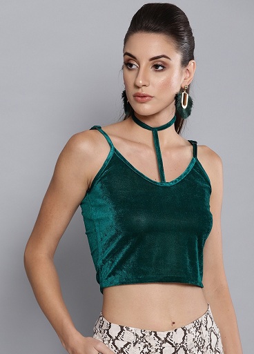 Gerdanlık Yaka Kolsuz Crop Top