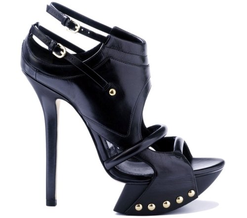 Camilla Skovgaard: Siyah Yüksek Topuklu Ayakkabılar