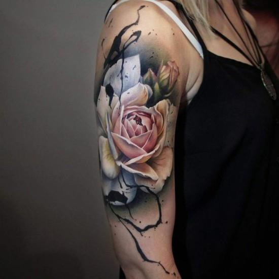 Τρισδιάστατες ιδέες τατουάζ μανίκι τριαντάφυλλο για γυναίκες