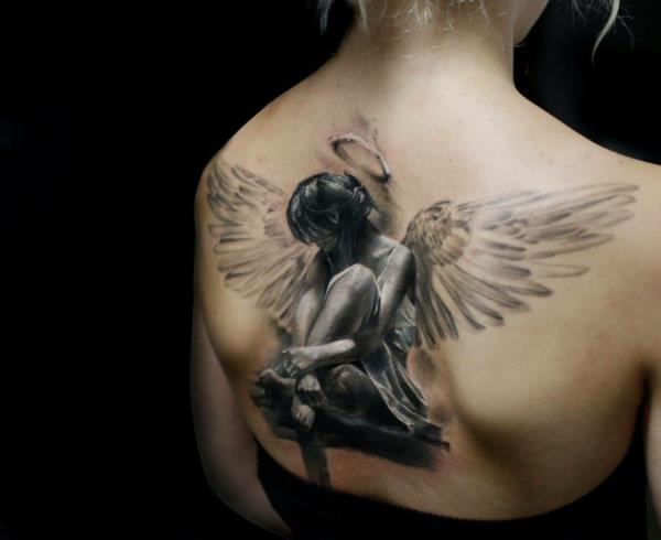 Τρισδιάστατο τατουάζ πίσω άγγελος