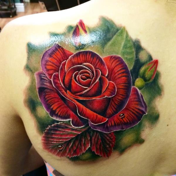 Τρισδιάστατα τατουάζ τριαντάφυλλα πίσω πολύχρωμα