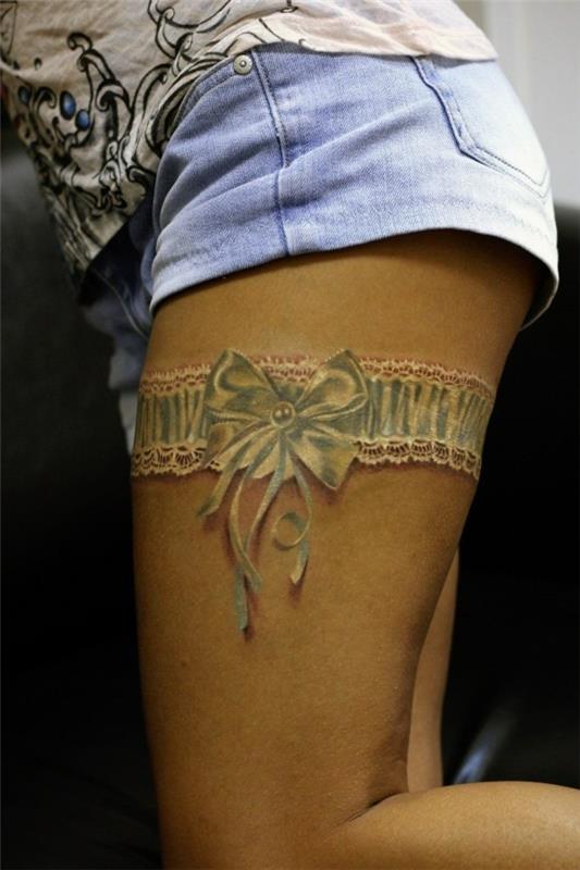 Τρισδιάστατη τατουάζ γυναικείο τατουάζ μηρός