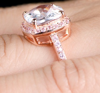 Pagalvėlės kirpimo rožinio aukso vestuvinis žiedas