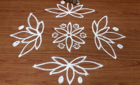 7x4 taškai Rangoli