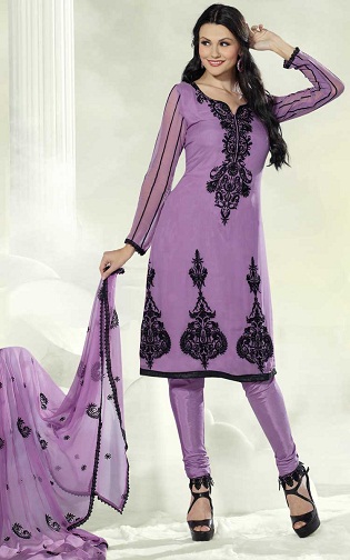 Siuvinėtas Salwar Kameez