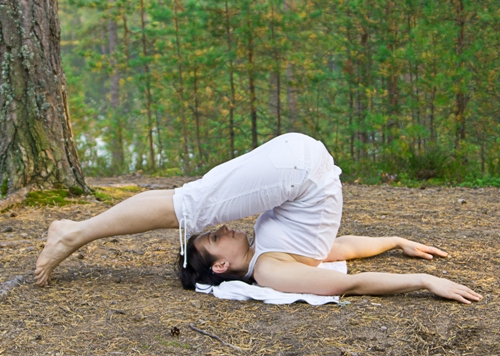 Plūgo poza - Halasana jogos pozos privalumai