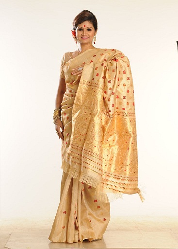 Saf Altın Assam İpek Sari
