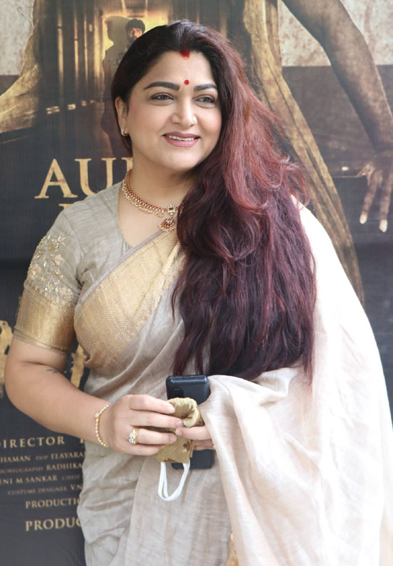 „Kushboo Hot In Saree“