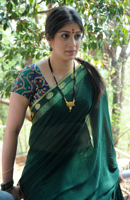 „Laxmi Rai Hot In Saree“