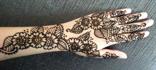 Naujausias „Mehndi“ lapų kokteiliui