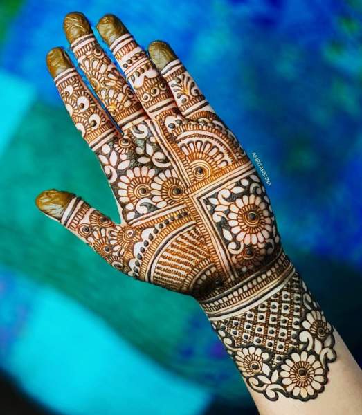 Naujausias madingas „Mehendi“ dizainas