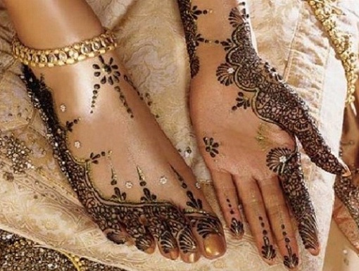 Naujausi akmens Mehndi dizainai