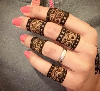 Pirštų modelio Mehendi dizainas