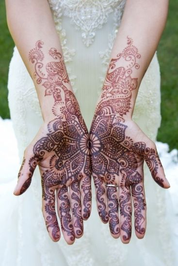Tradiciniai gėlių Mehndi dizainai
