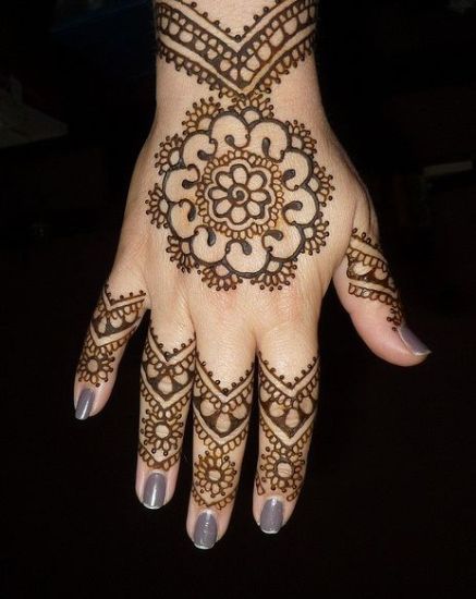 Indijos mehandi dizainas rankoms