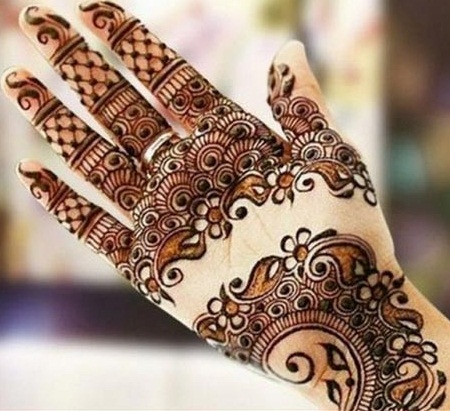Indijos Mehndi dizainas nugarai