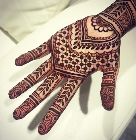 Paprasti Indijos „Mehndi“ dizainai rankoms