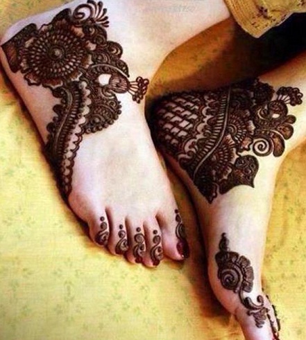 Arabiškas Mehndi dizainas kojoms