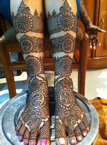 Indijos Mehndi dizainas kojoms