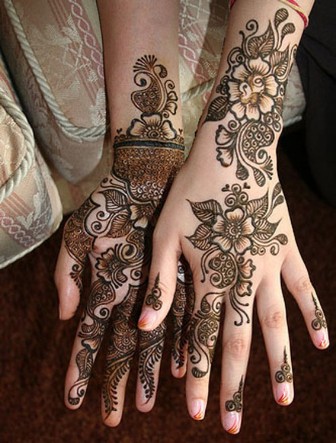 „Hand Mehndi“ tinka visiems renginiams