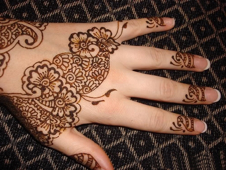 paprasti mehndi dizainai rankoms