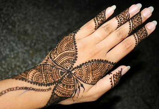 „Butterfly Mehndi“ rankų dizainas