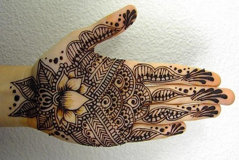 „Lotus Mehndi“ rankų dizainas