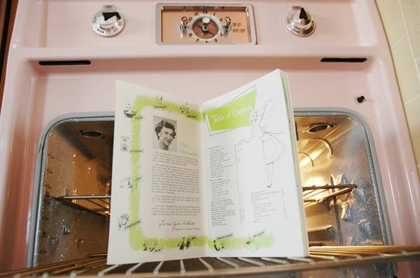 ρετρό βιβλίο συνταγών φούρνου κουζίνας