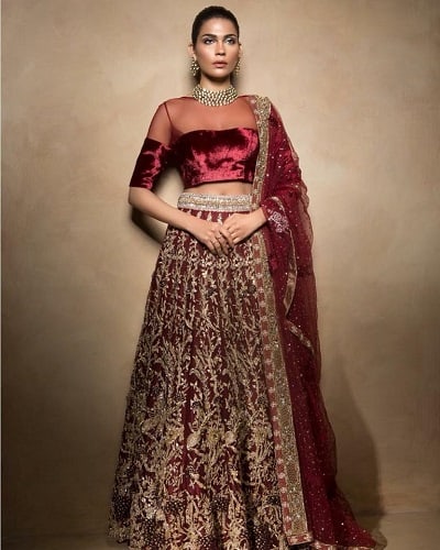 Ağır Lehenga