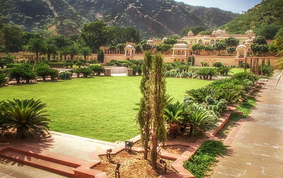 parks-in-jaipur-sisodia-rani-garden