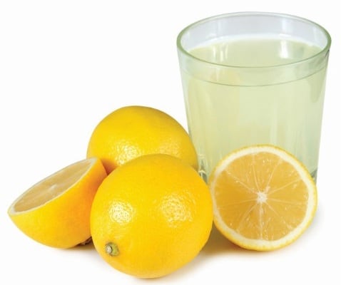 Açık ciltler için limon suyu