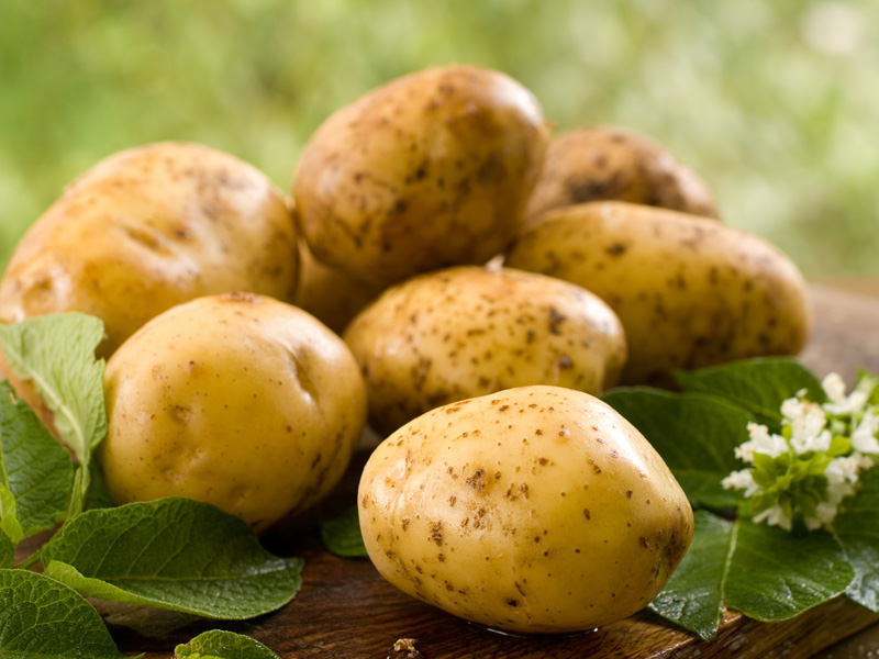 Erkeklerde Pürüzsüz Bir Cilt Elde Etmek İçin Patates