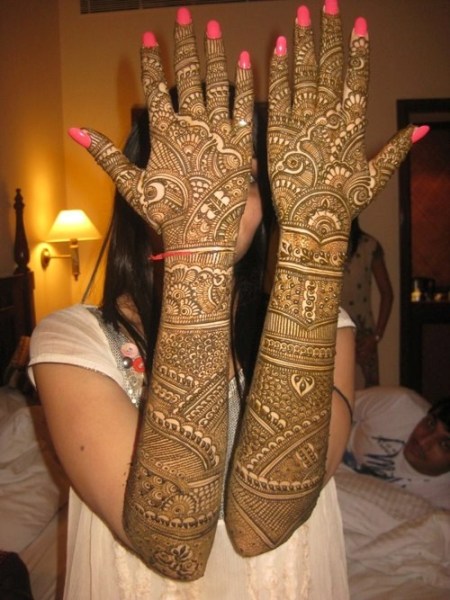 Visos rankos vestuvių „Mehendi“ dizainas