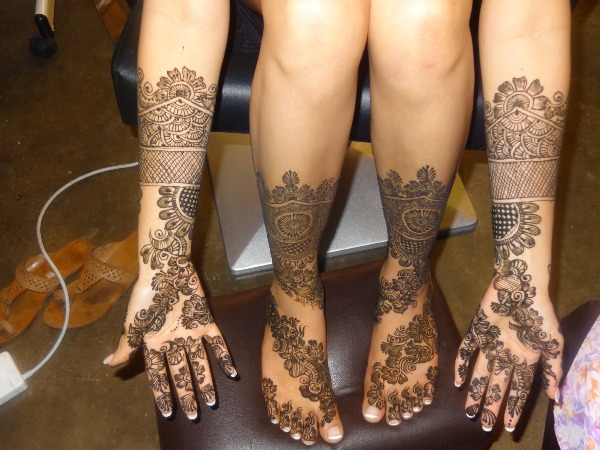 Vestuvių Mehndi dizainas rankoms ir kojoms
