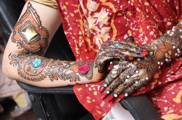 Vestuvių Mehndi ginklų dizainas