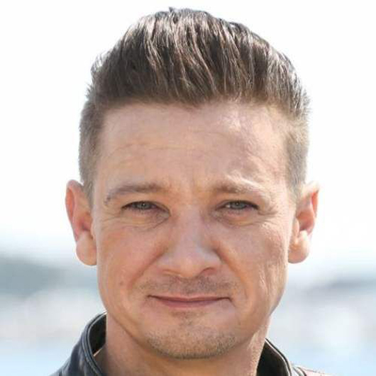 Jeremy Renner saç kesimi