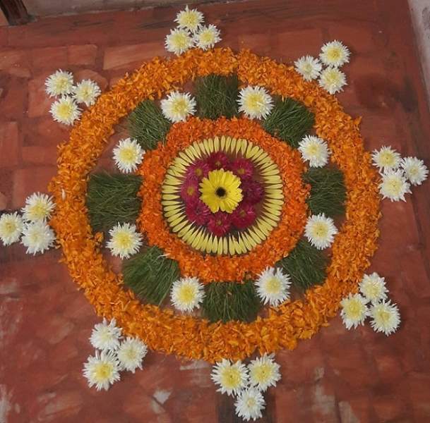 Son Çiçek Rangoli Tasarımları