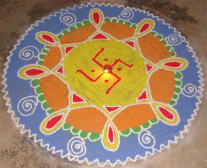 Açık Renklerle Şirin Rangoli