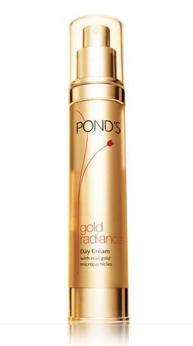 Yaşlanan ciltler için SPF 15 içeren Ponds Gold Radiance Genç Krem